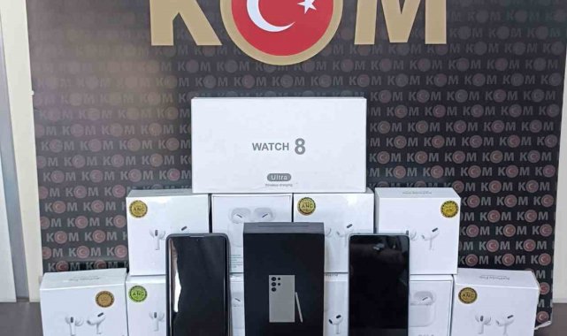 Aydın'da 200 bin TL değerinde kaçak telefon ele geçirildi