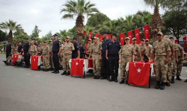 Aydın'da 30 engelli birey bir günlüğüne asker olmanın mutluluğunu yaşadı
