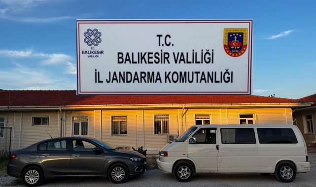 Ayvalık'ta 15 göçmen ve 2 yabancı uyruklu organizatör yakalandı