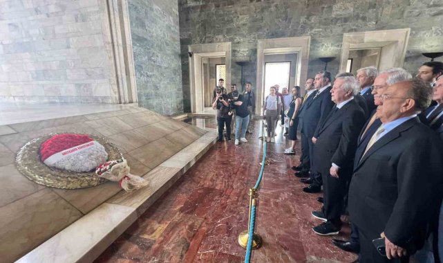 Aziz Yıldırım'dan Anıtkabir'e ziyaret
