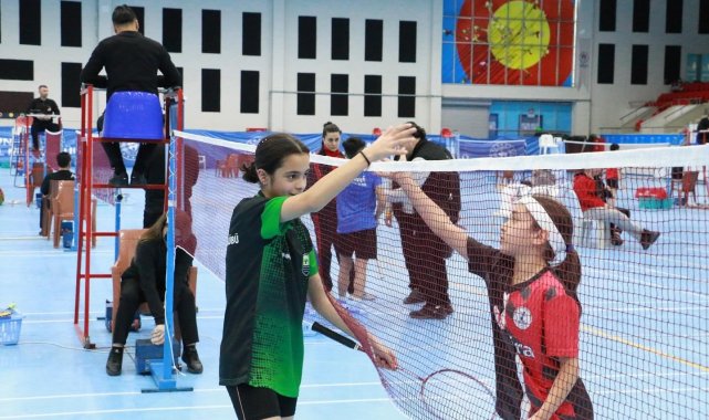 Badminton grup şampiyonası Denizli'de başlıyor