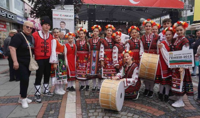 Balkanlardan gelen öğrenciler, Gençlik Şöleni'nde sahne aldı
