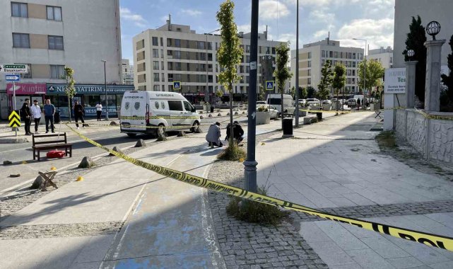 Başakşehir'de silahlı saldırı: 1'i ağır 2 yaralı