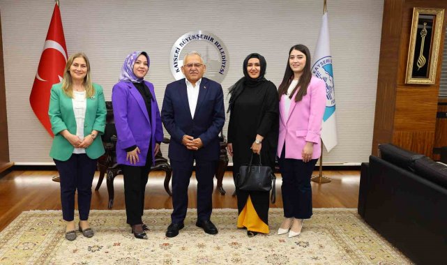 Başkan Büyükkılıç'a garnizon komutanı, STK temsilcileri ve müdürlerden tebrik ziyareti