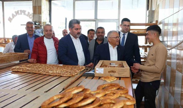 Başkan Büyükkılıç'tan Pınarbaşı'da esnaf ziyareti