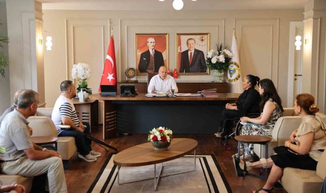 Başkan Demirçalı engelli personelleri makamında ağırladı