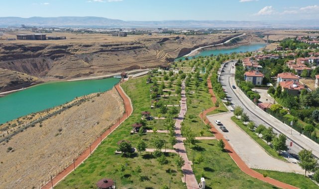 Başkan Geçit, Beylerderesi Şehir Parkındaki yenileme çalışmalarını inceledi