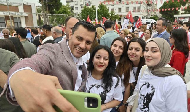 Başkan Zeyrek 19 Mayıs kutlamalarına katıldı