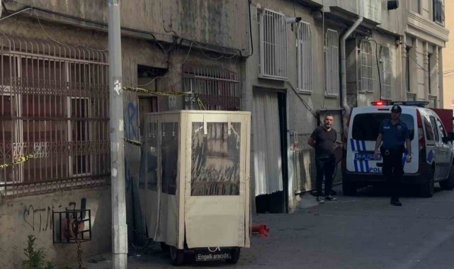 Bayrampaşa'da baba dehşeti: Eşini ve kızını öldürdü