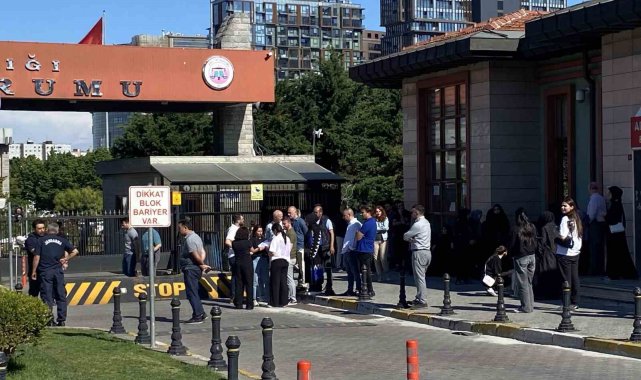 Beyoğlu'nda öldürülen genç kızın cenazesi Adli Tıp'tan alındı