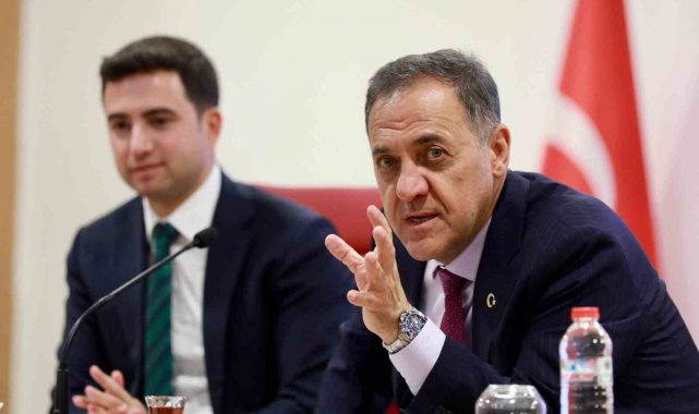 Bingöl Valisi Ahmet Hamdi Usta, Genç'te muhtarlarla bir araya geldi