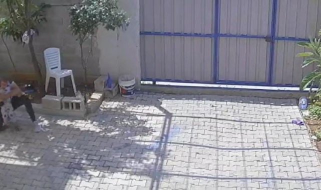 Boğazına bozuk para kaçan yeğenini Heimlich manevrasıyla kurtardı