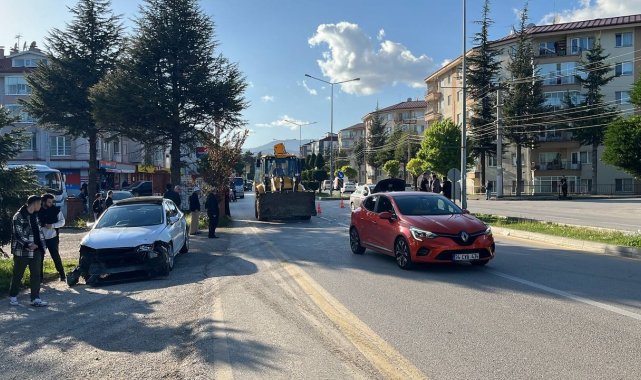 Bolu'da kazada 4 yaşındaki kız ve annesi yaralandı