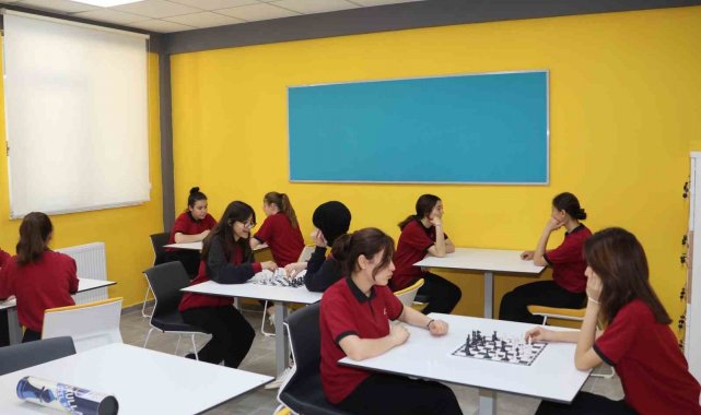 Buharkent Gençlik Merkezi, kapılarını açtı