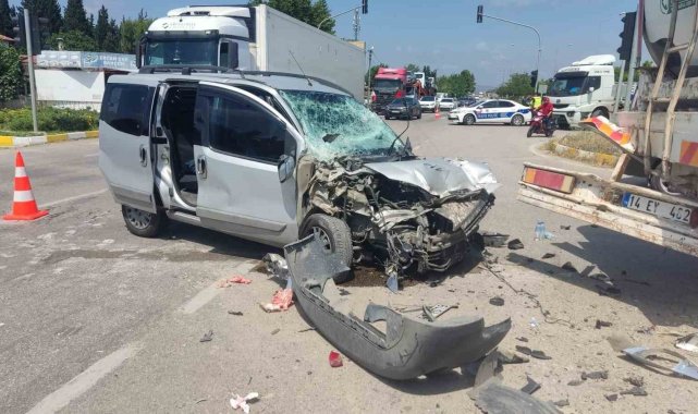 Bursa'da ışık ihlali kazaya sebep oldu