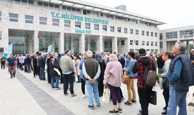 Bursa'da ücretsiz fide için uzun kuyruklar oluştu