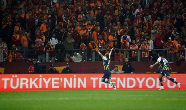 Çağlar Söyüncü, ikinci golünü derbide attı
