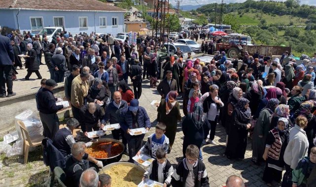 Çal köyünde 5 bin kişilik köy hayrı düzenlendi
