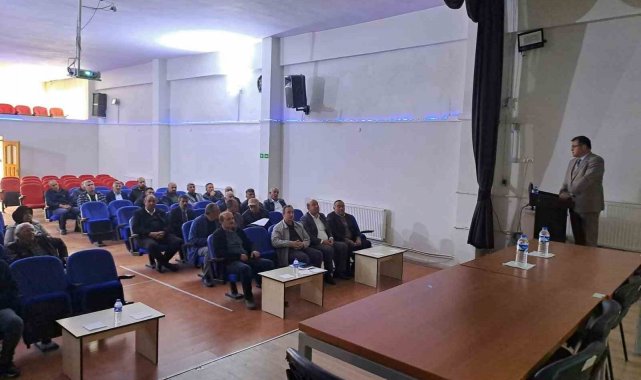 Çayırlı'da çiftçilere kuru fasulye eğitimi