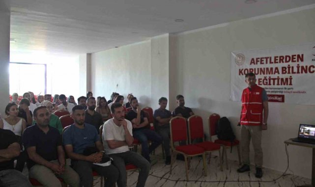 Cizre'de öğretmenlere afet bilinci eğitimi