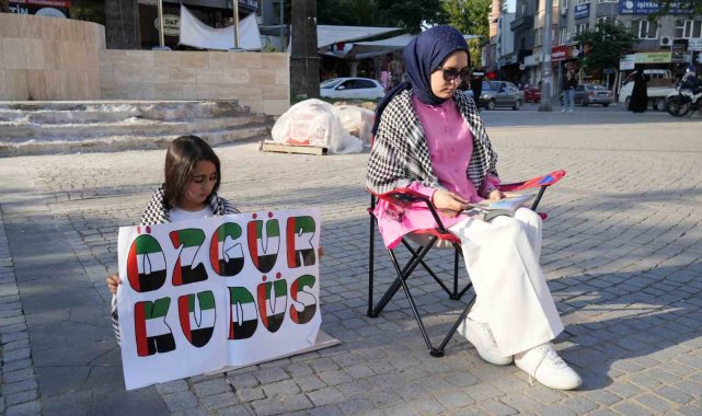 Cumhuriyet Meydanında Filistin için sessiz eylem