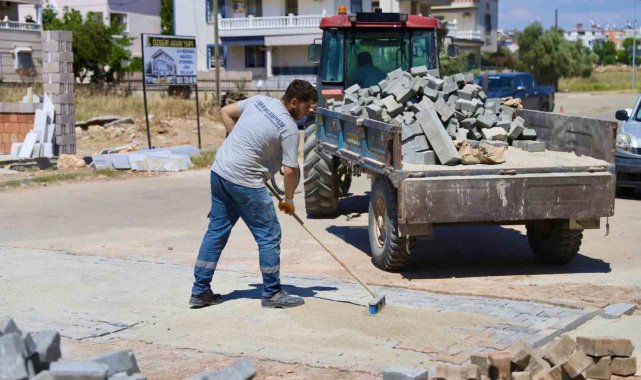 Didim'de yol bakım ve onarım çalışmaları devam ediyor