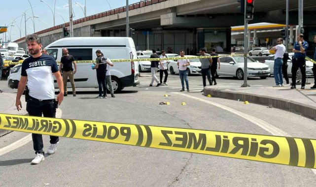 Diyarbakır'da bir avukat, tartıştığı eski eşinin yakınını silahla yaraladı