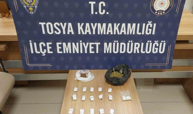 Durdurulan araçtan uyuşturucu çıktı: 1 tutuklama