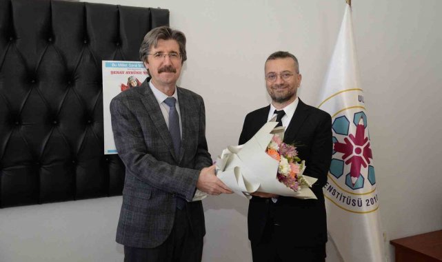 Eğitim Bilimleri Enstitüsü'nde bayrak değişimi