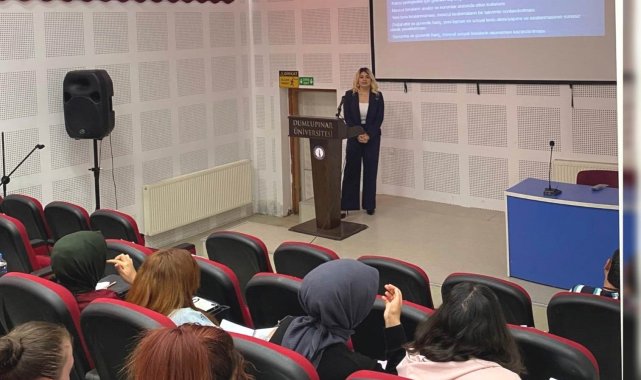 Emet MYO'da "Cumhuriyetin 100. Yılında Türkiye Ekonomisi" konulu konferans