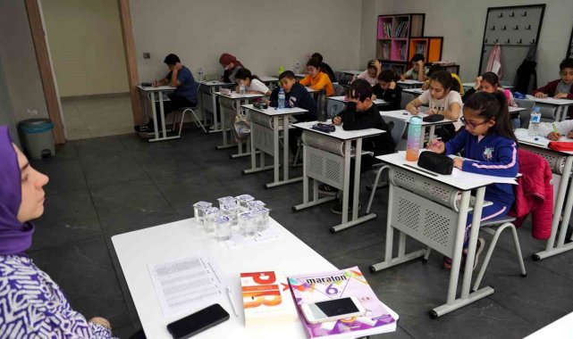Erdem koleji öğrencileri uluslararası sınavda ter döktü