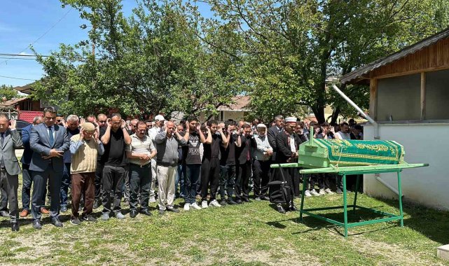 Feci kazada hayatını kaybeden öğretmen, toprağa verildi