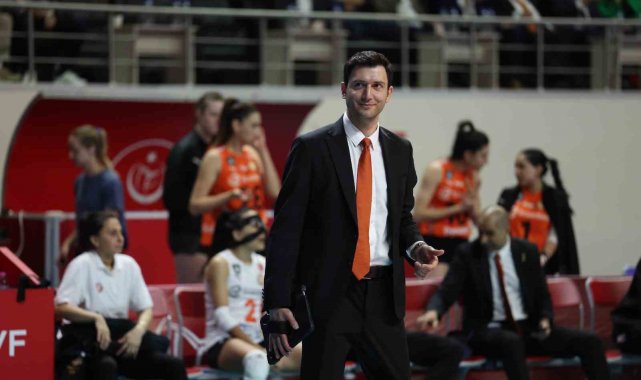 Ferhat Akbaş, 3 yıl daha Eczacıbaşı Dynavit'te