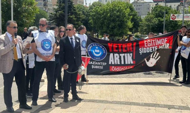 Gaziantep'te şiddete karşı öğretmenler basın açıklaması yaptı