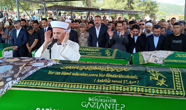 Gaziantep'teki feci kazada ölenlerin cenazeleri defnedildi