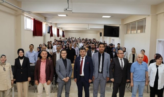 Gediz'de Başkan Akel kariyer günlerinin konuğu oldu