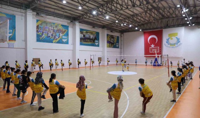 Gençler, belediye ile spor alışkanlığı kazanıyor