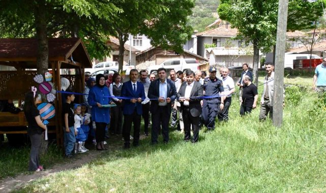 Göncek köyü anasınıfı öğrencilerinin el işi ürünleri doğayla içi içe sergilendi