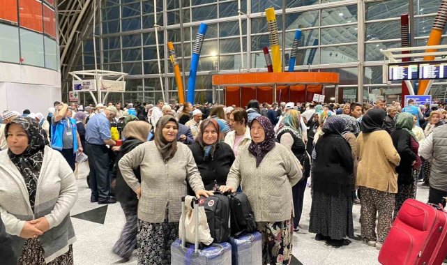 Hacı adayları dualarla kutsal topraklara uğurlandı