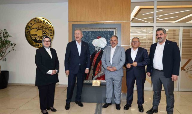 Hulusi Akar'dan Başkan Yalçın'a tebrik ziyareti