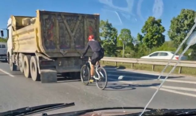 İstanbul'da bisikletlinin tehlikeli yolculuğu kamerada