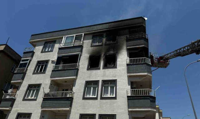 İtfaiye ekibi yanan evdeki bebeği son anda kurtardı