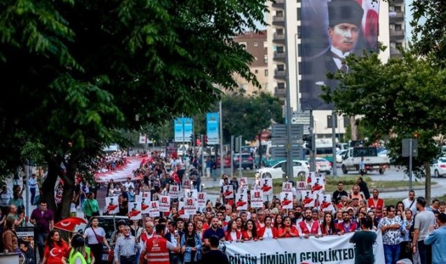 İzmir'in ilçelerinde 19 Mayıs coşkusu
