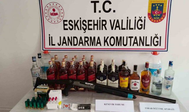 Kaçak alkol satan şahsa jandarma operasyonu