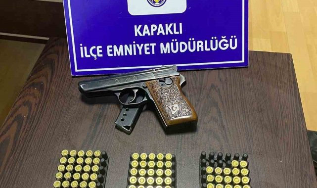 Kapaklı'da cephanelik gibi araç: 142 fişek ele geçirildi