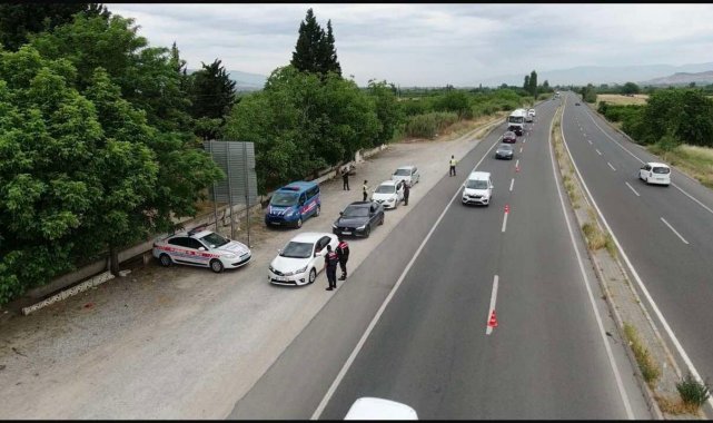 Karacasu'daki yol kontrolünde 259 araç sorgulandı