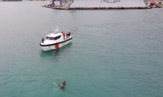 Karadeniz'de hasta kurtarma tatbikatı nefes kesti