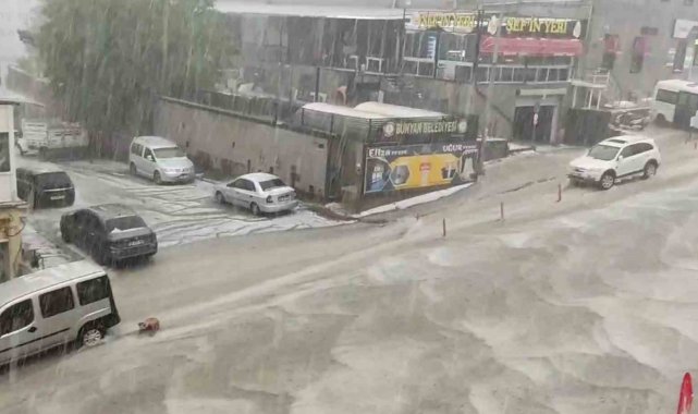 Kayseri'de yağış etkili oluyor