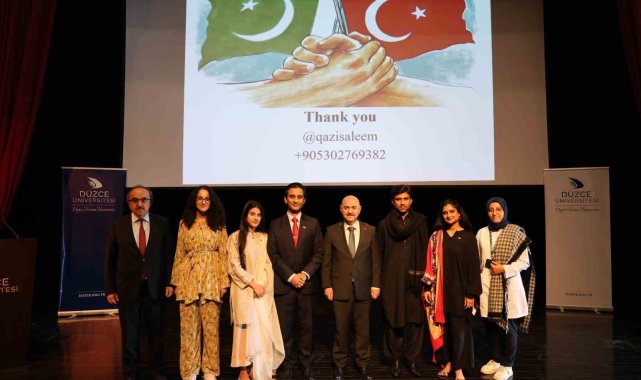 Khan "Pakistan ve Türkiye bir millet iki devlet"