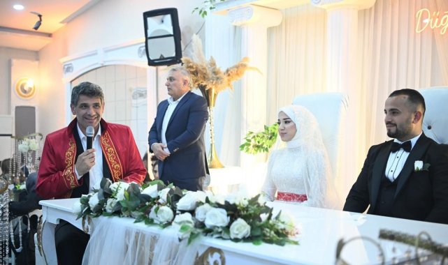 Kocaman, mutluluklara ortak oldu